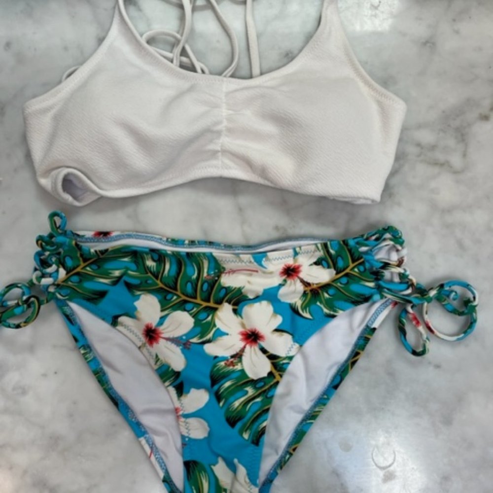 Cupshe Medium Size swim suit